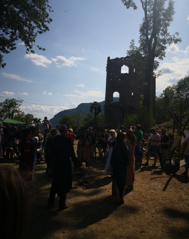 Castello Di Cuasso-Cuasso al Monte必去景点