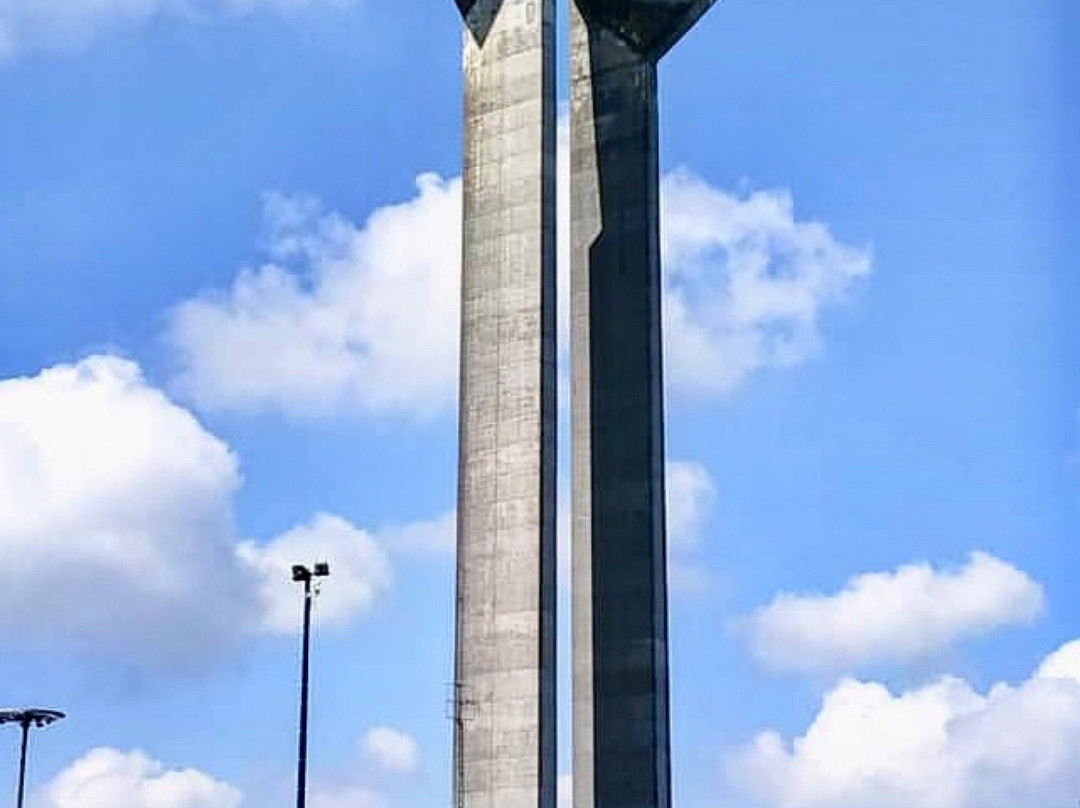 Monument Signal D'Hensies De Moeschal-Hensies必去景点