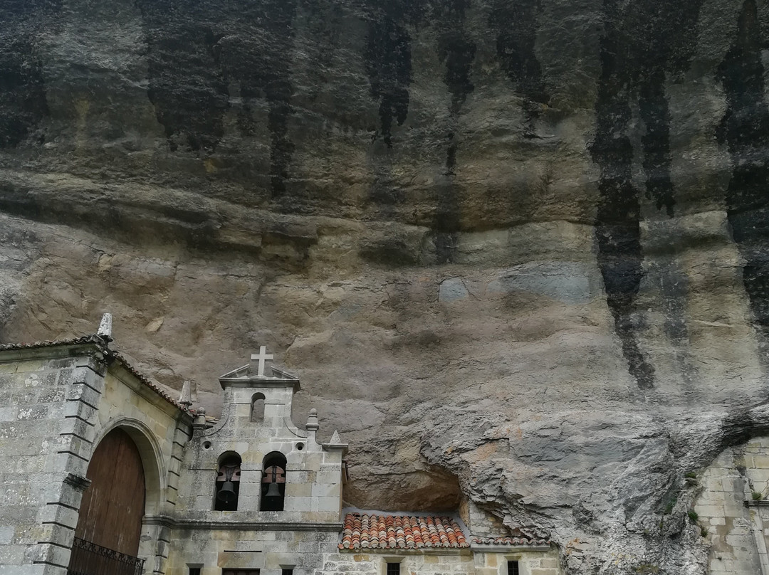 Ermita de San Bernabe-Cueva必去景点