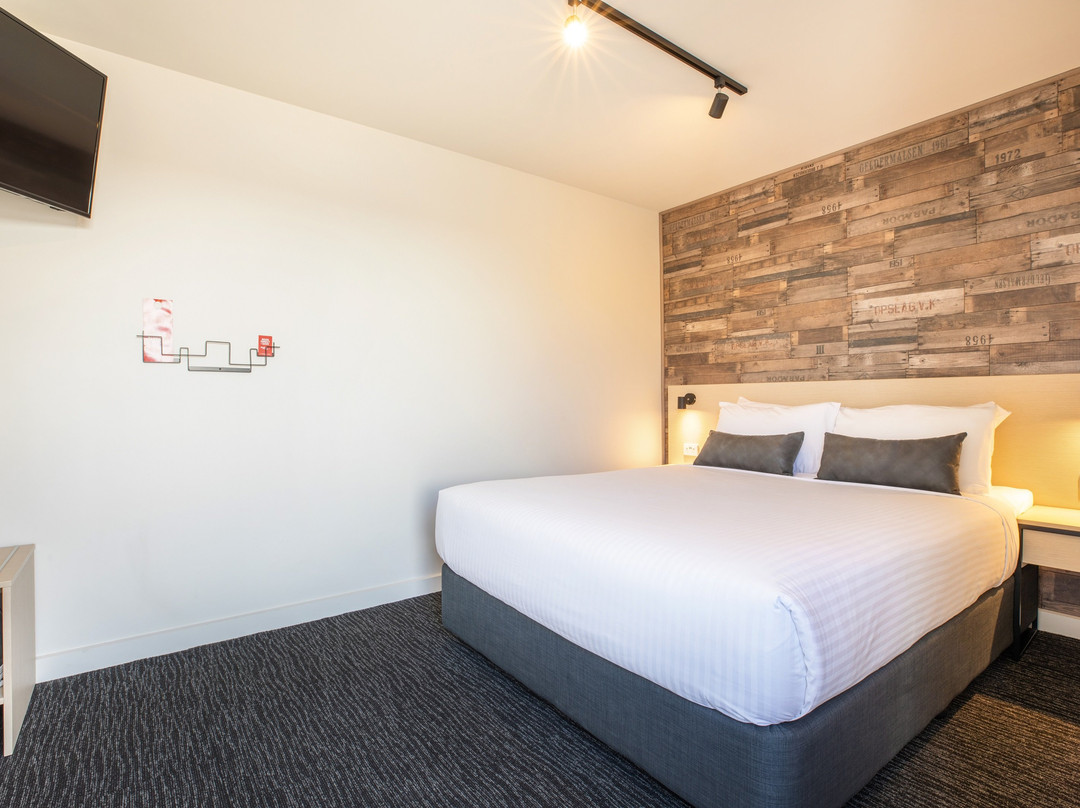 西边睡帽酒店主图