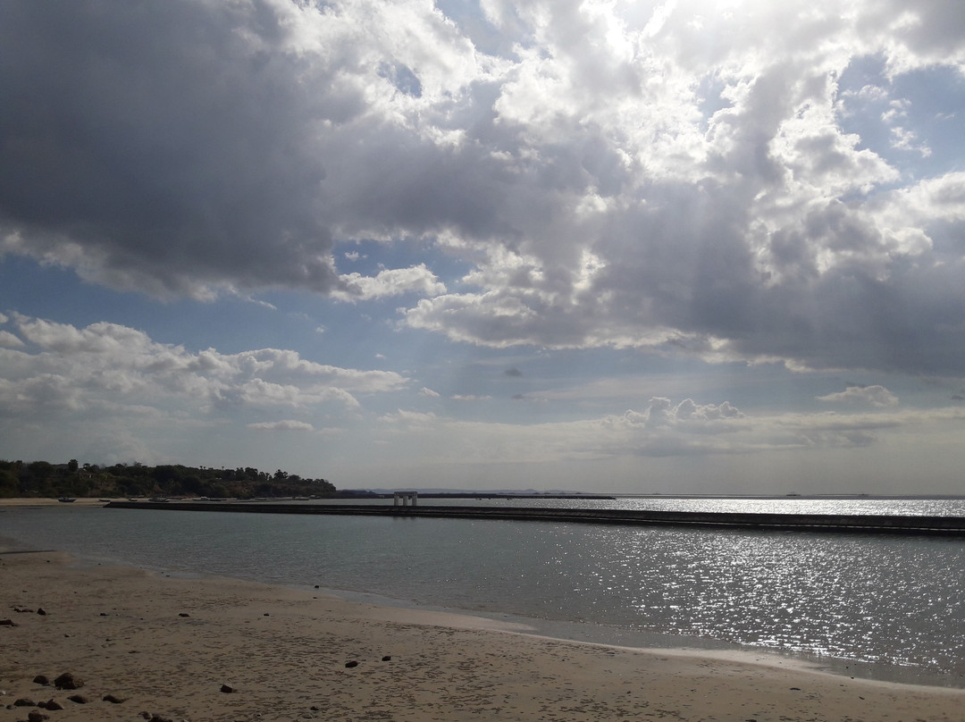 Lasiana Beach景点图片