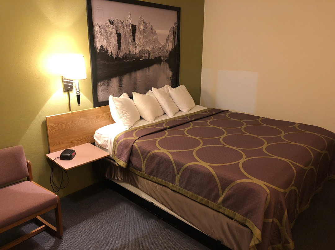 Super 8 by Wyndham Redmond主图