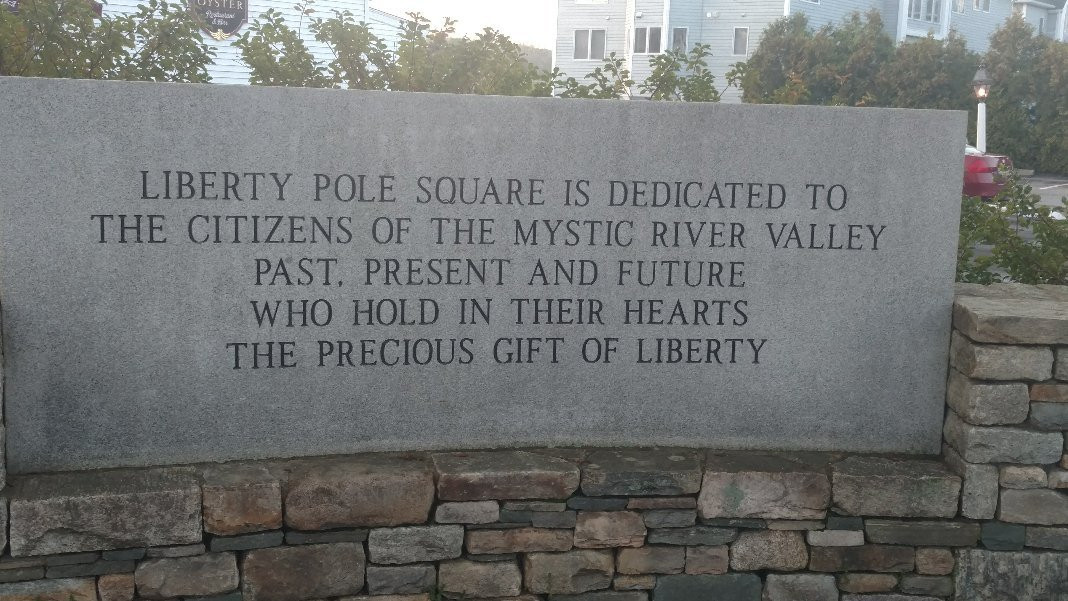 Liberty Pole Square景点图片