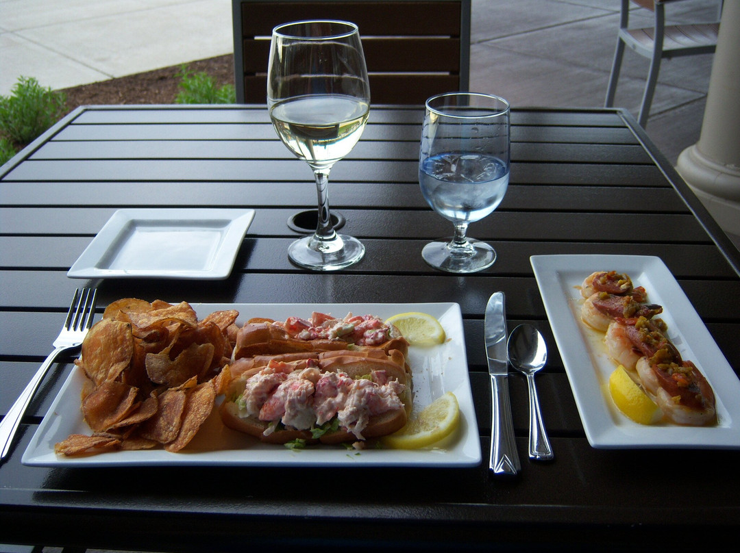 Lakehouse Tap and Grill