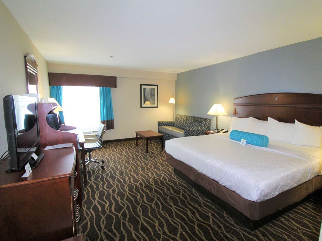 阿尔伯马尔希尔顿恒庭酒店主图