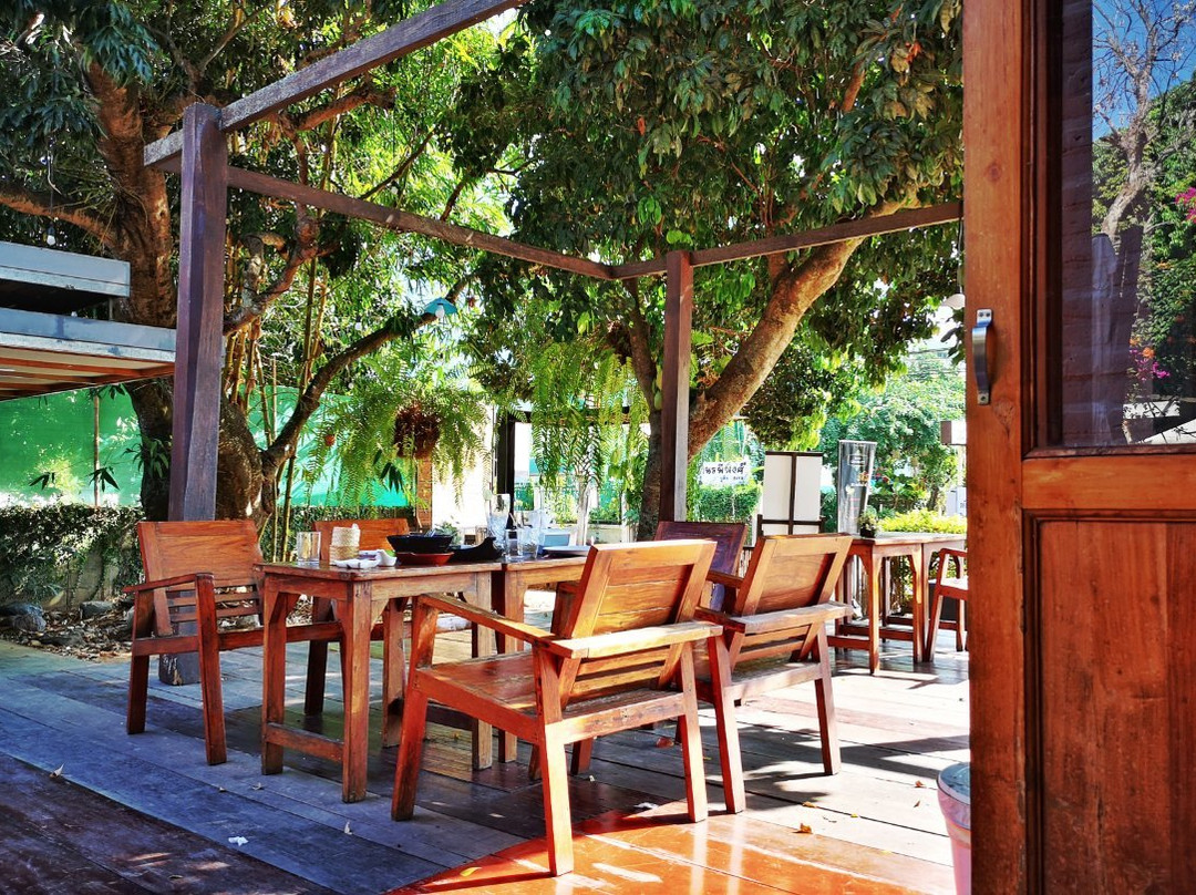 斯里努尔洛奇酒店主图