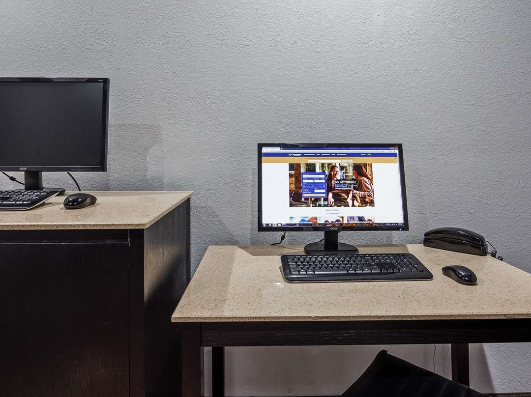 Comfort Inn & Suites主图