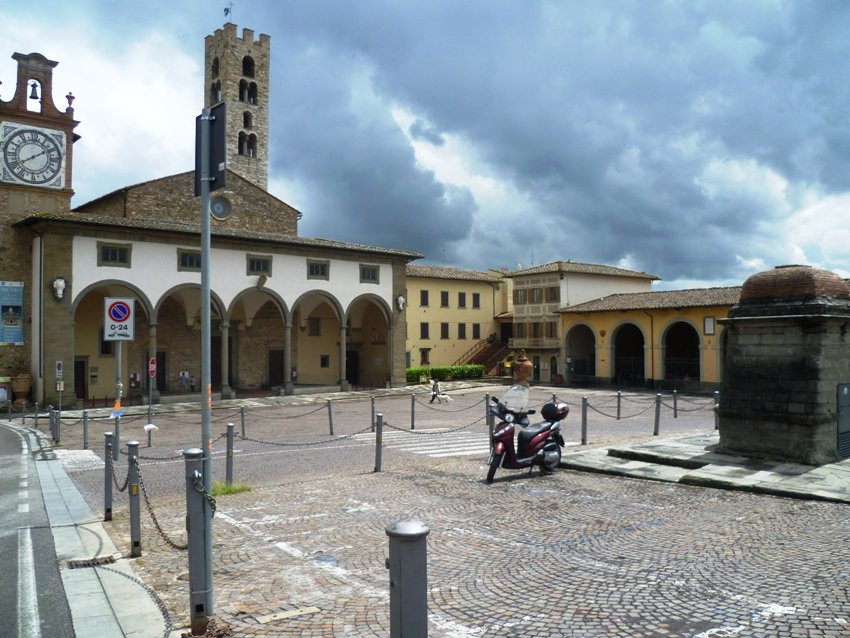 Piazza Buondelmonti-因普鲁内塔必去景点