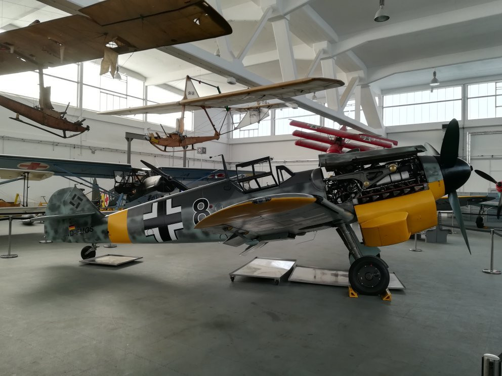 Hangar10景点图片