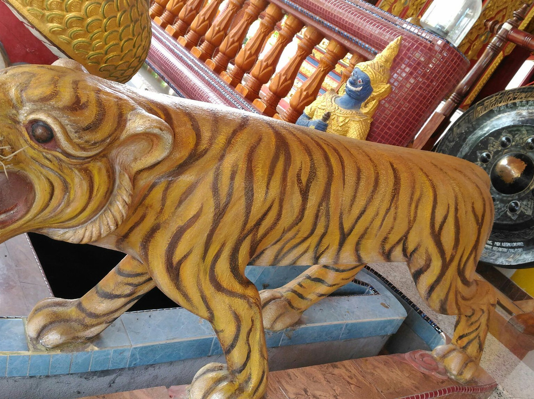 Wat Mai Suwankiri-道北必去景点