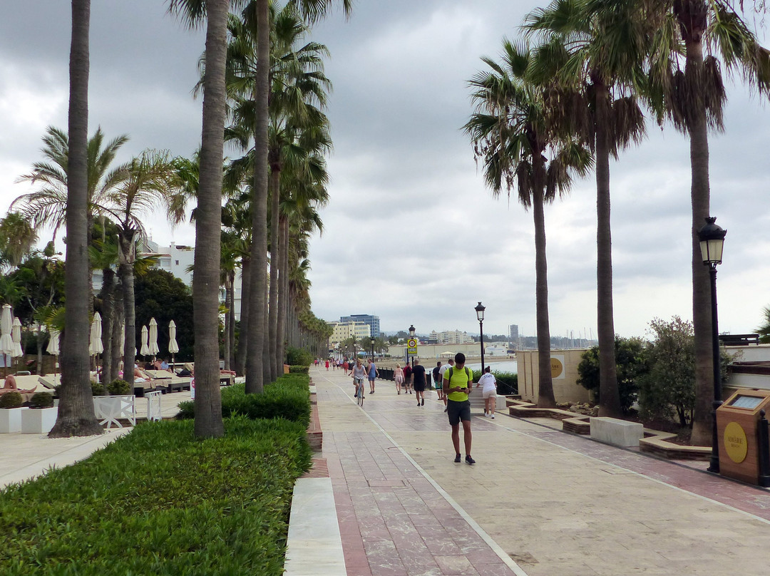 Paseo Alfonso Canas Nogueras-马贝拉必去景点