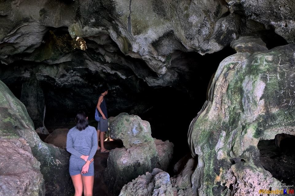 Punta Diwata Cave景点图片
