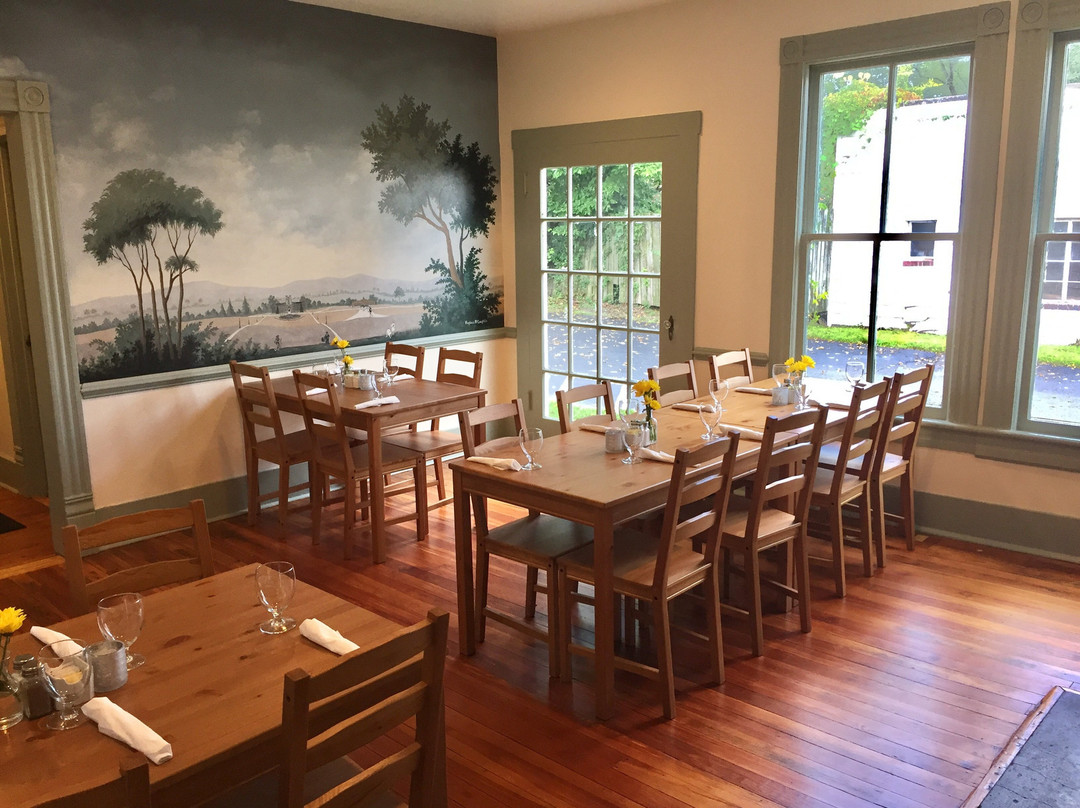 布莱克斯堡餐馆和美食-The Blacksburg Tavern