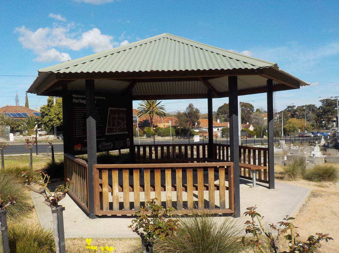 Coburg Pine Ridge Cemetery景点图片