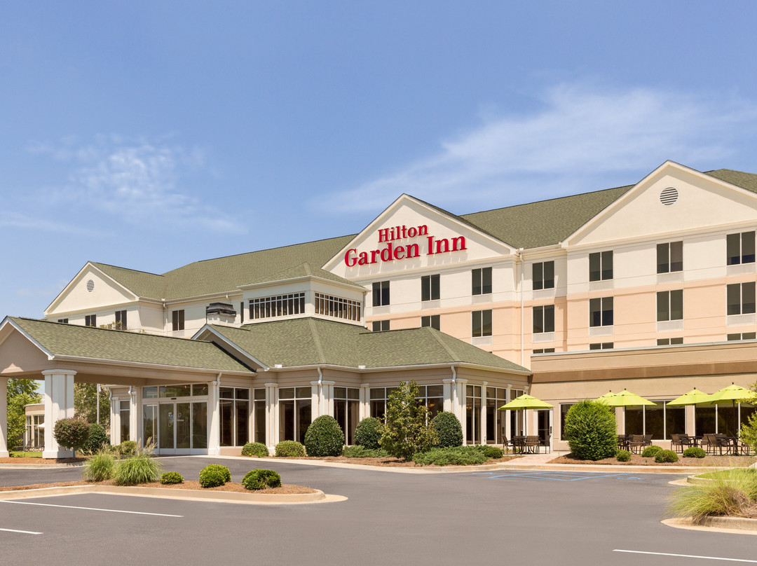 提夫顿希尔顿花园酒店主图