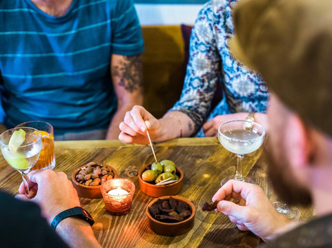 Tom Thumb Cocktail Bar-纽奎必去景点