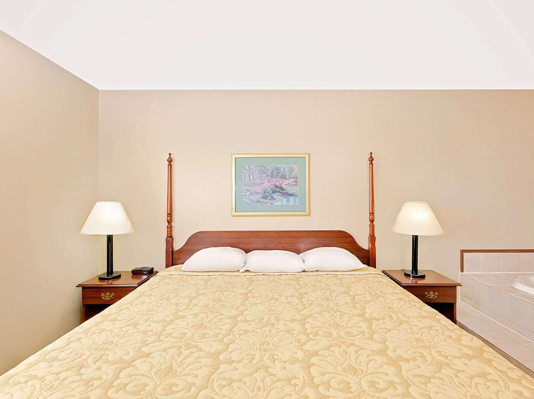 Super 8 by Wyndham O Neill NE主图