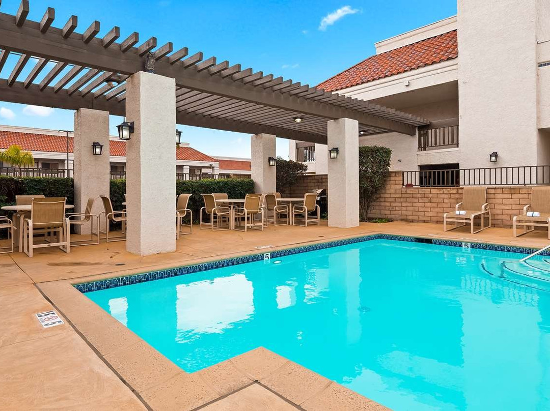 贝斯特韦斯特普拉斯大美国酒店主图