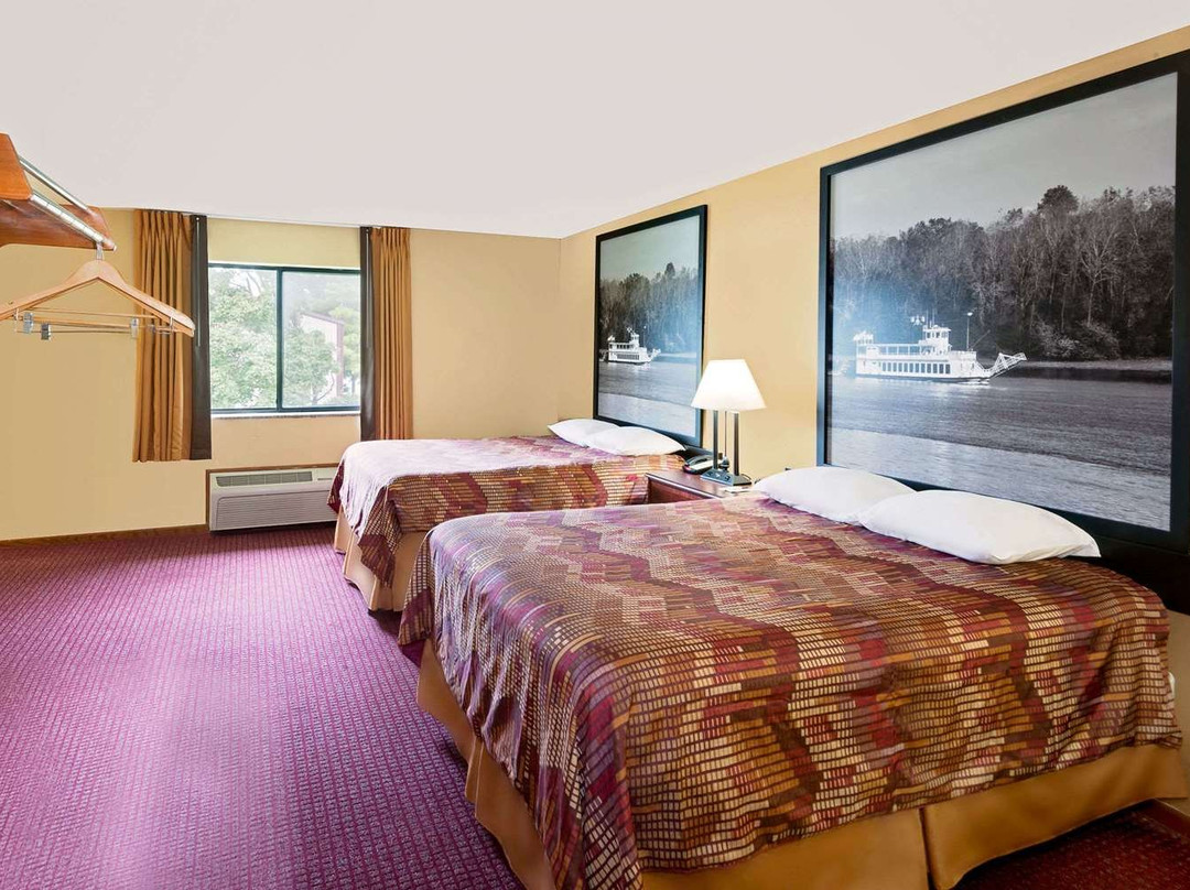 Super 8 by Wyndham Iowa Falls主图