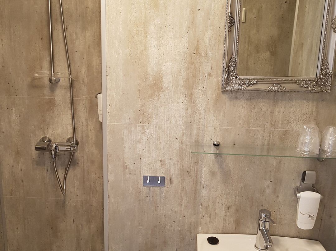 Bimbo Veikro, Accommodation主图