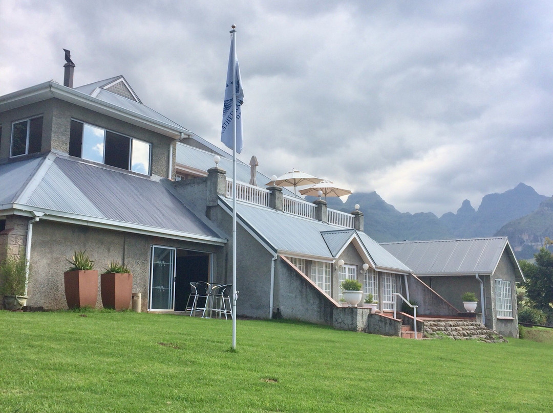 Cathedral Peak Hotel主图