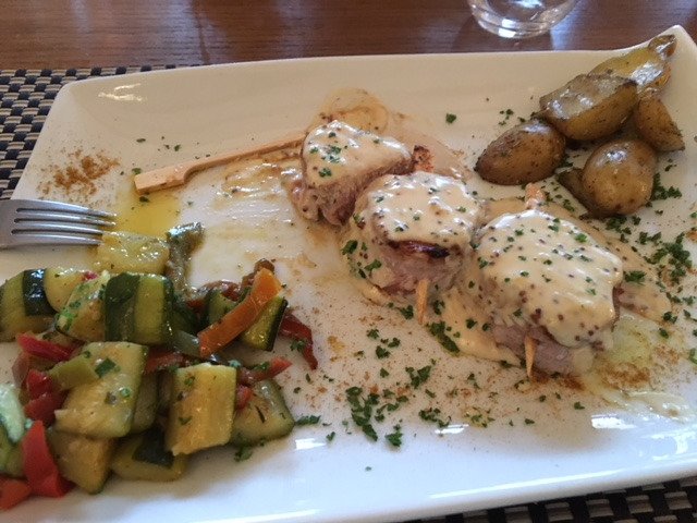 Logis Hôtel la Bastide St Bach-餐饮