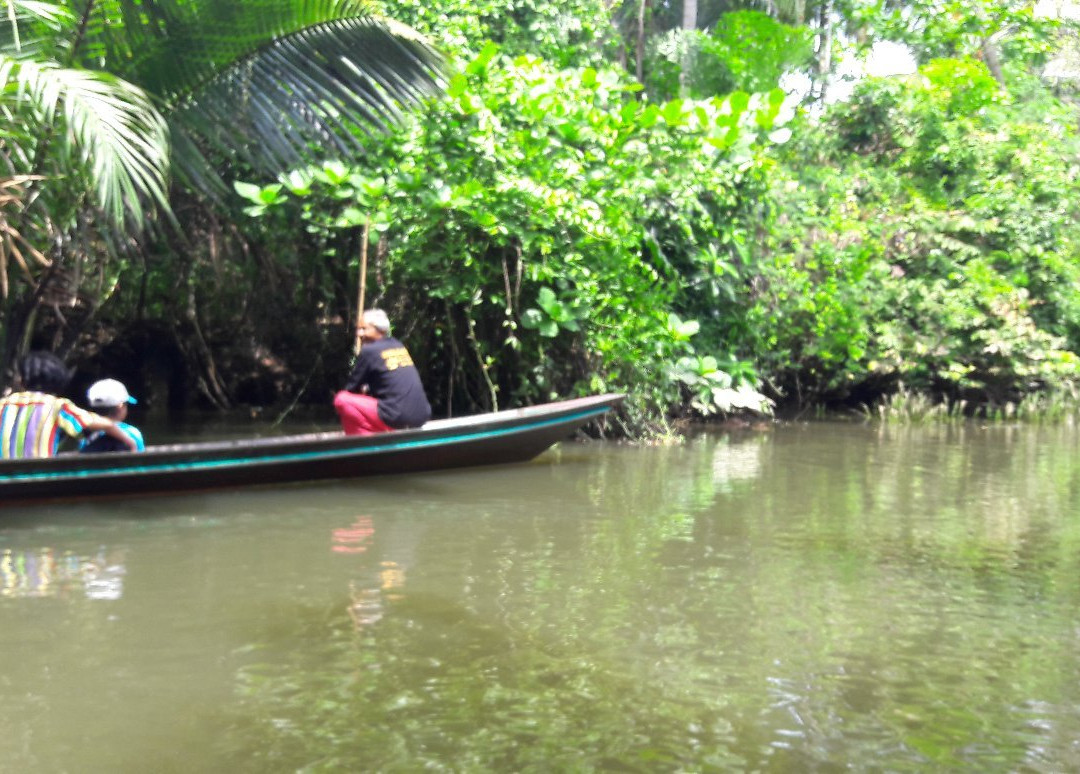Pra Cha Rat Floating Market-素叻他尼必去景点