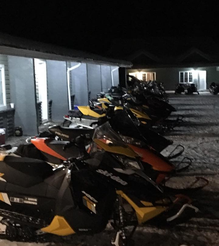 Ash Grove Inn Motel主图