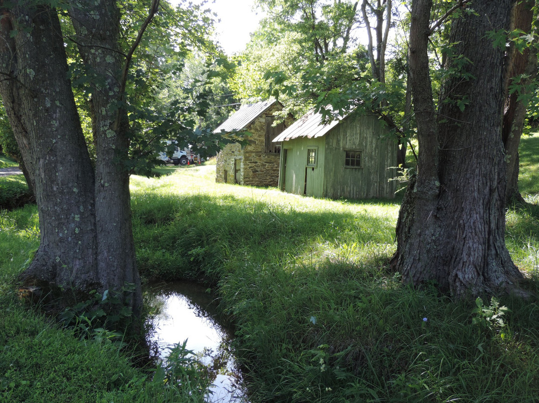 Creek Crossing Farm主图