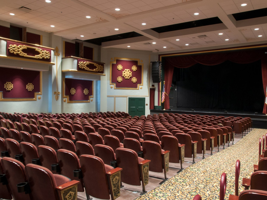 Nancy and David Bilheimer Capitol Theatre-克利尔沃特必去景点