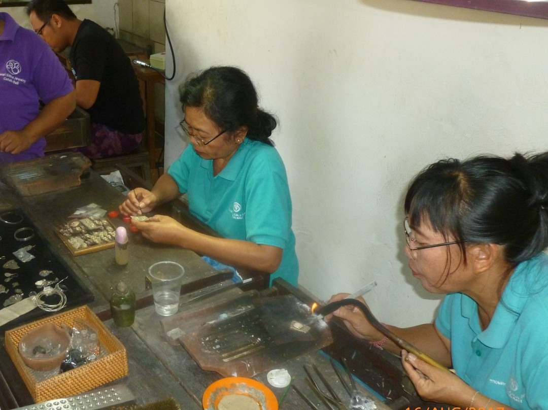 Dewi Sitha Jewelry-苏卡瓦堤必去景点