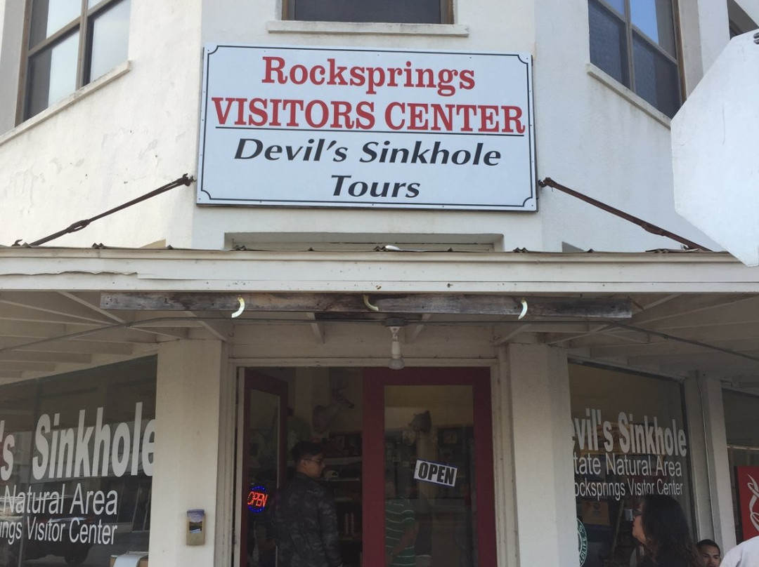 Devil's Sinkhole State Natural Area-Rocksprings必去景点