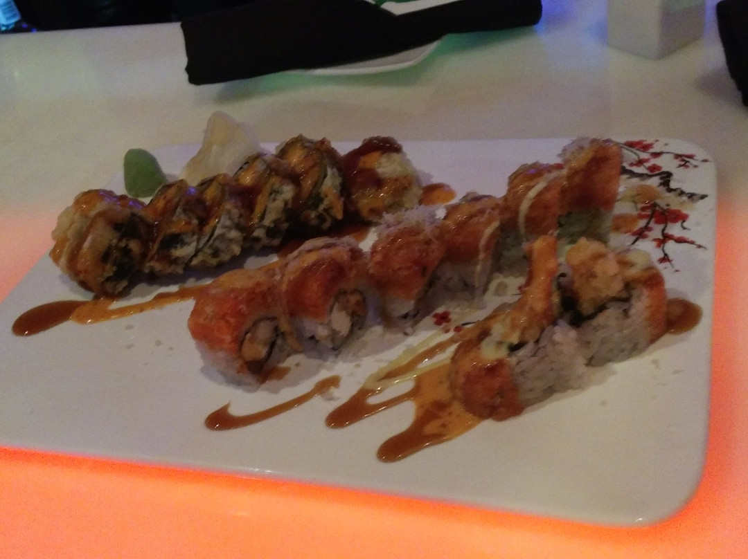 Raku Sushi & Lounge
