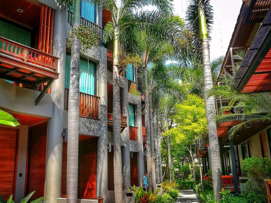 斑斓苏安度假酒店主图