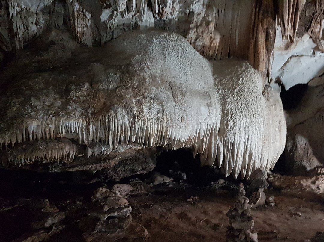 Tham Phet Pho Thong-空哈必去景点