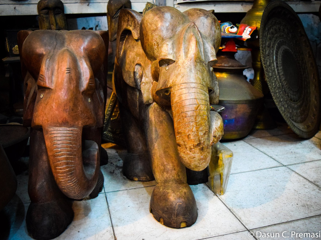 Sriya & Daya Curio Shop-康提必去景点