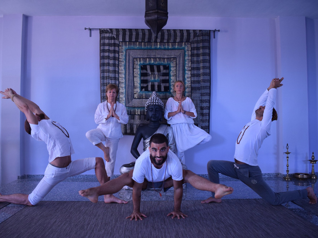 Gayatri Yoga-Tejina必去景点