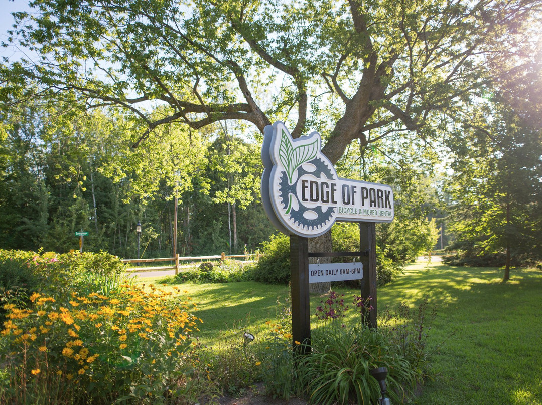 Edge Of Park Bike And Moped Rentals-Fish Creek必去景点