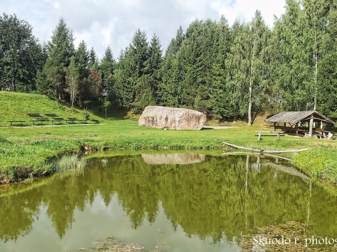 克莱佩达县旅游景点-Barstyciai (Puoke) Stone