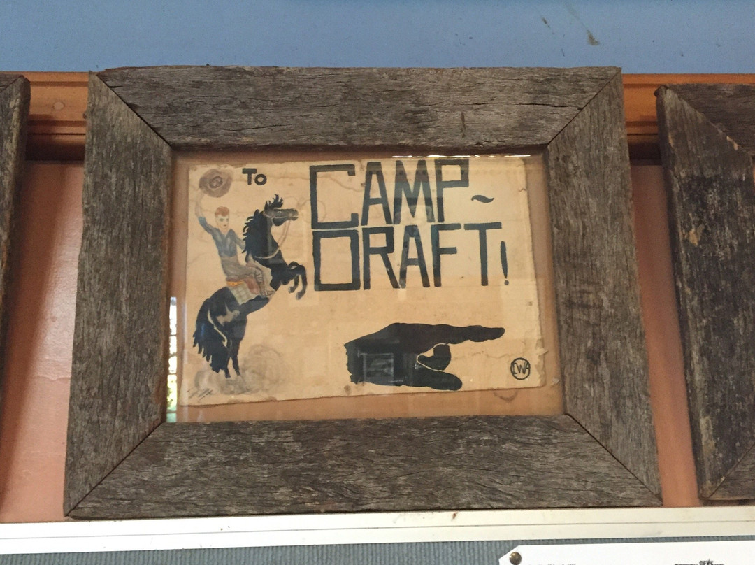 Hivesville Hotel主图