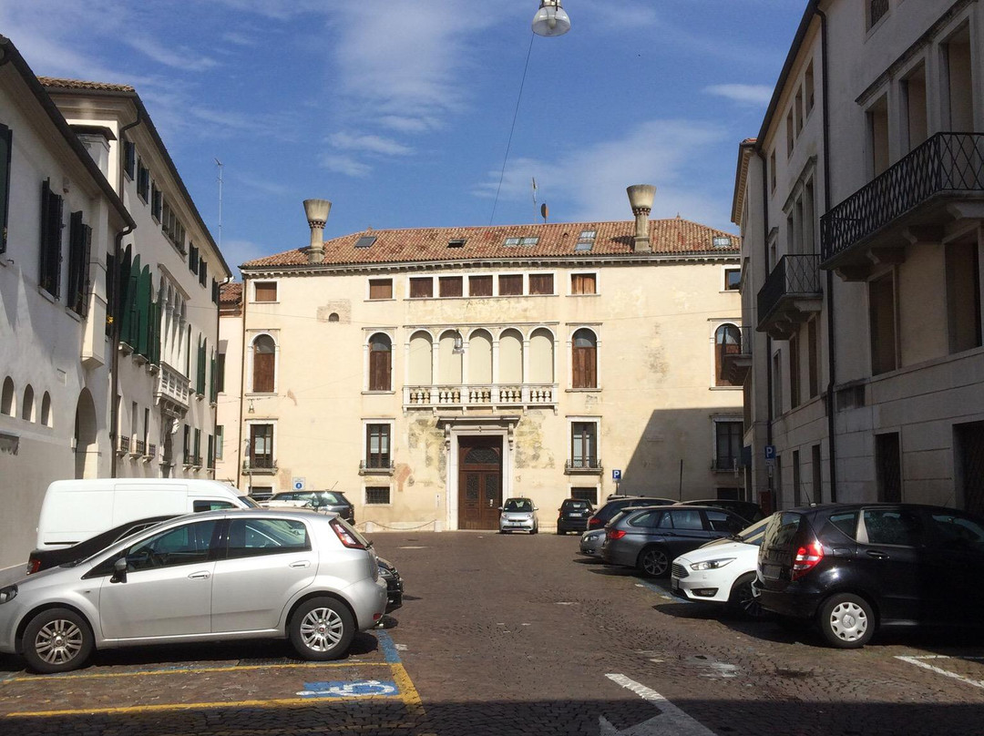 Piazza Filodrammatici-特雷维索必去景点