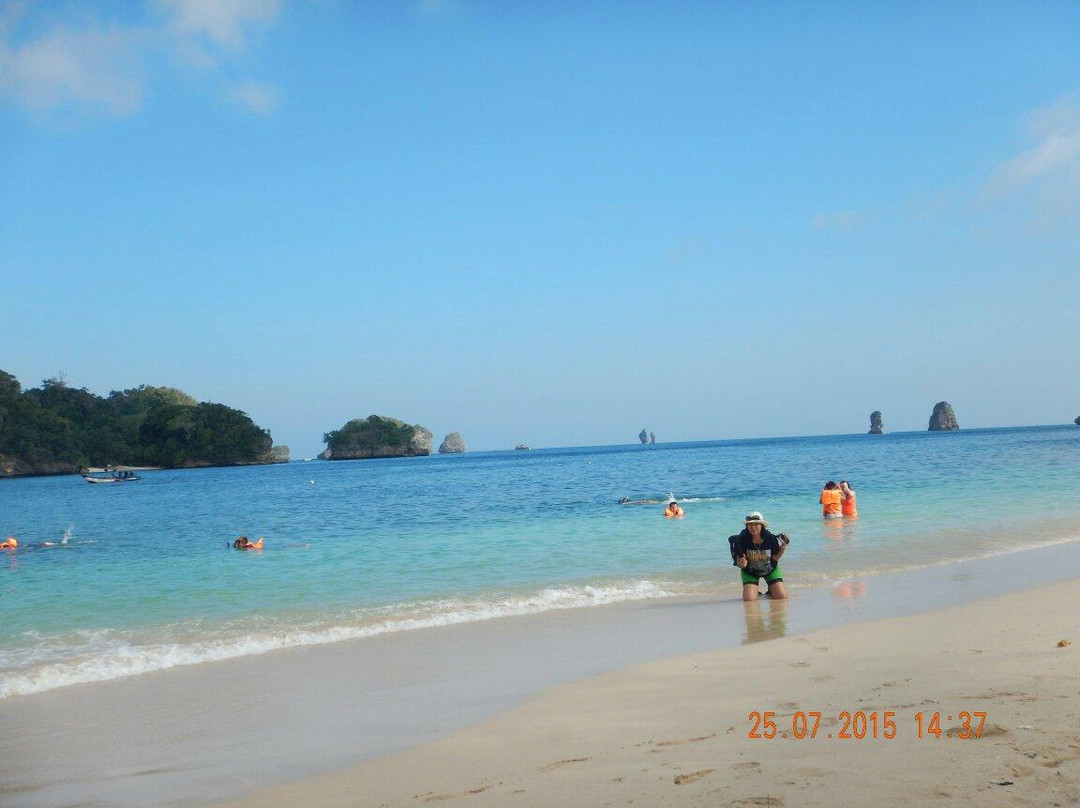Pantai Tiga Warna-玛琅必去景点