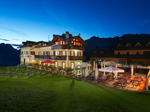 Cepina酒店住宿-Hotel Gallo Cedrone