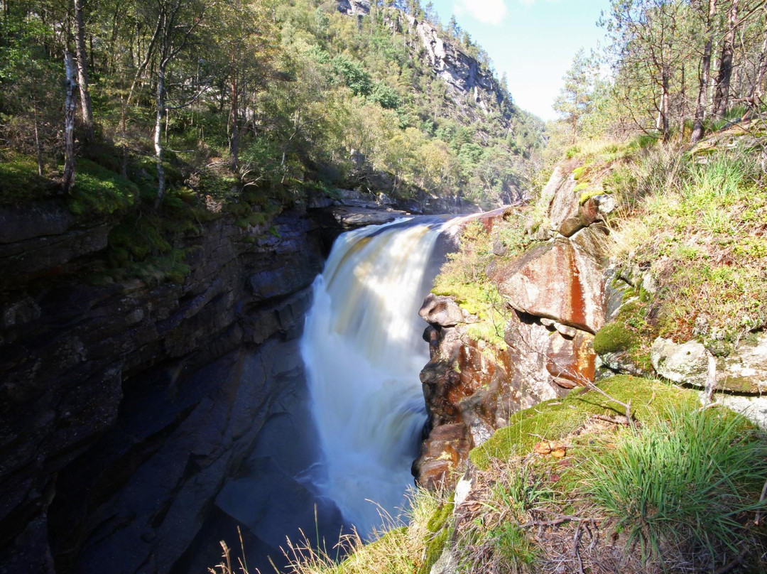 Rafoss Waterfall景点图片