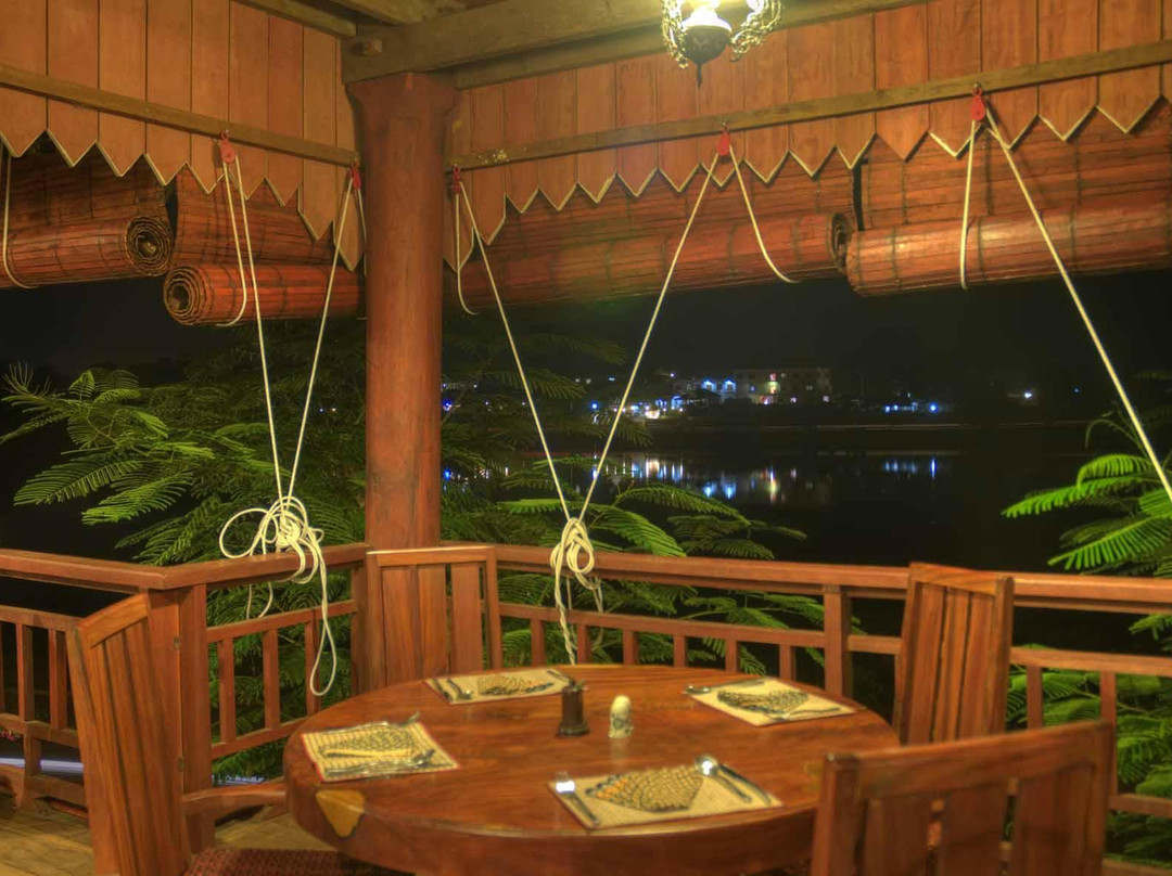 当岛餐馆和美食-Terres Rouges Lodge