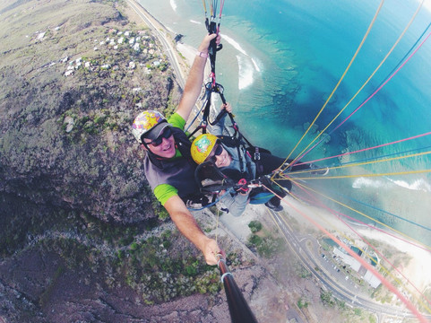 Bourbon Parapente Dé Zîles-圣亮必去景点