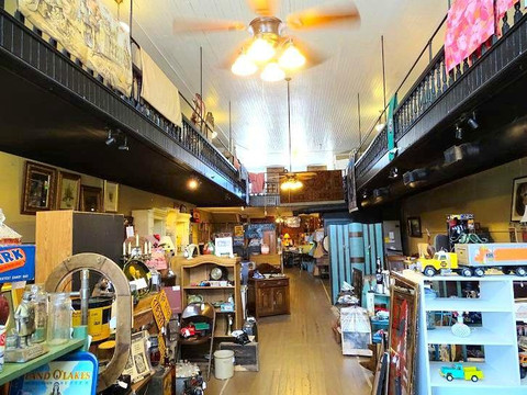 American Classic Antique Mall-穆尔斯维尔必去景点