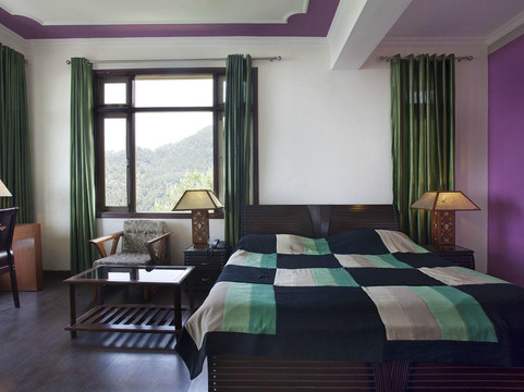 Jangal Reserve Banoi酒店住宿-New Serkong House