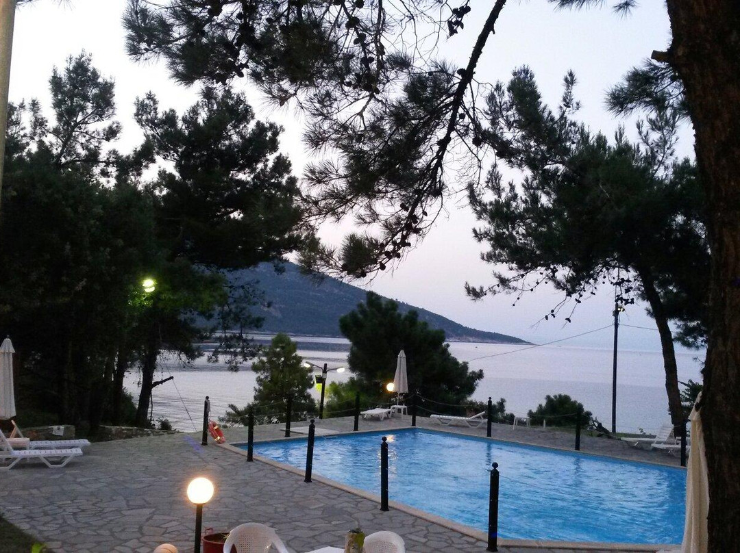 Loutrou Bungalows Hotel