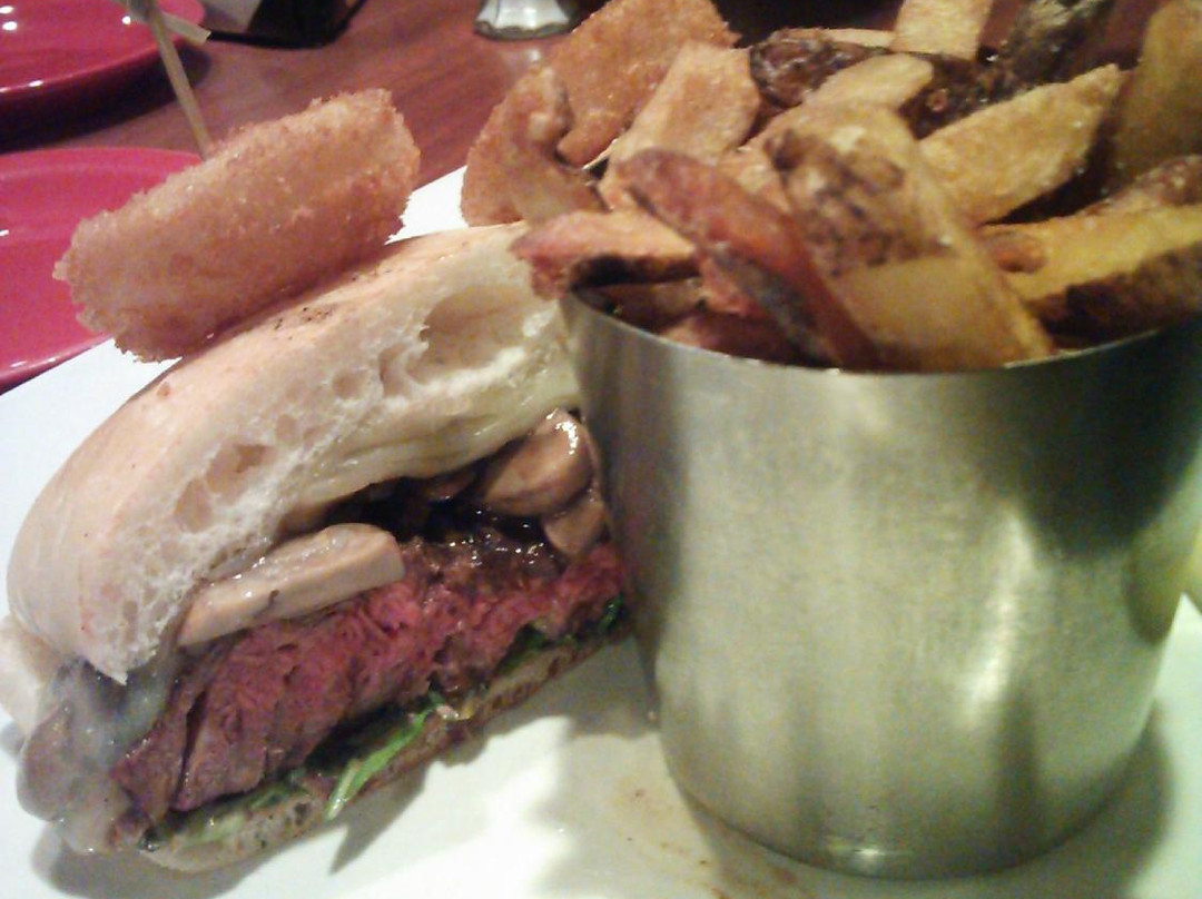 54 Main Bar and Grille景点图片